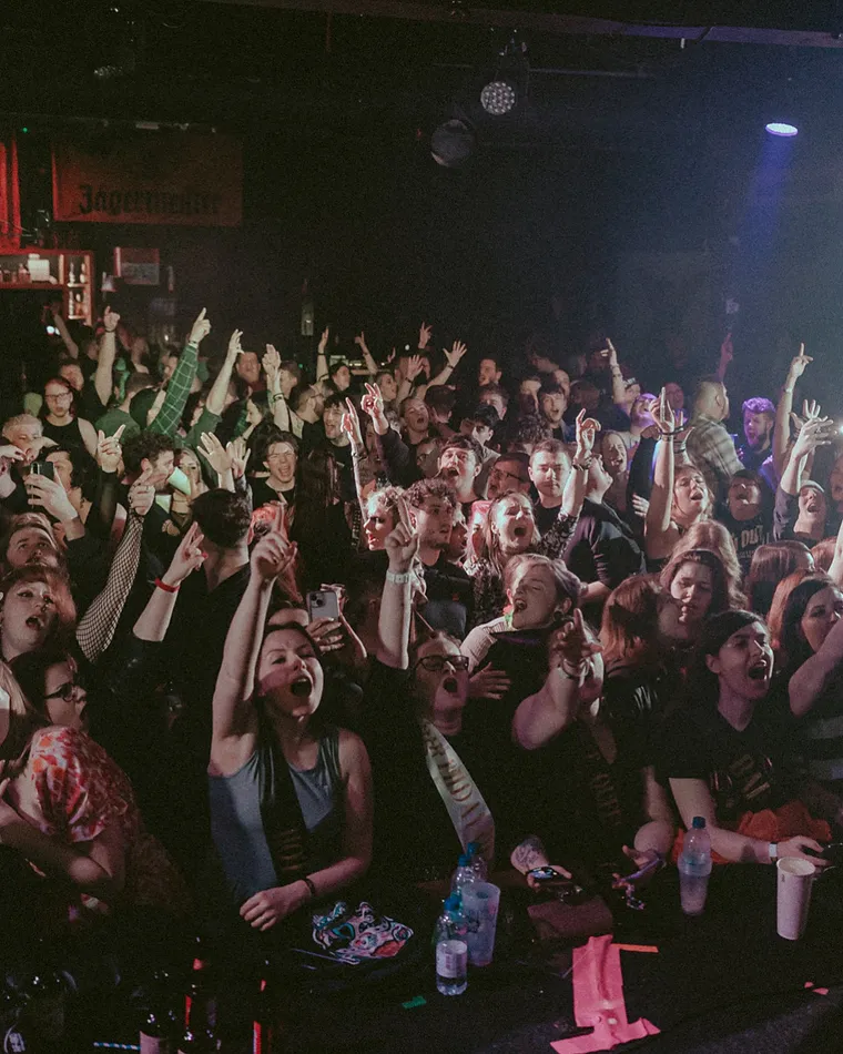 The whole room with arms up, the full floor going at once